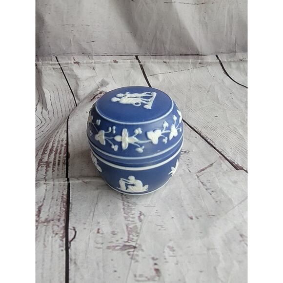 Wedgwood Jasperware lidded jar Trinket Dish - Picture 7 of 10